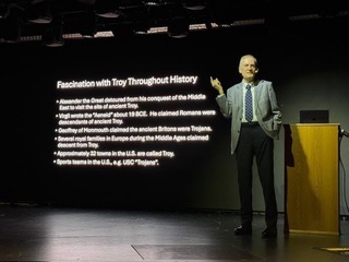 Don De Sanctis lecturing